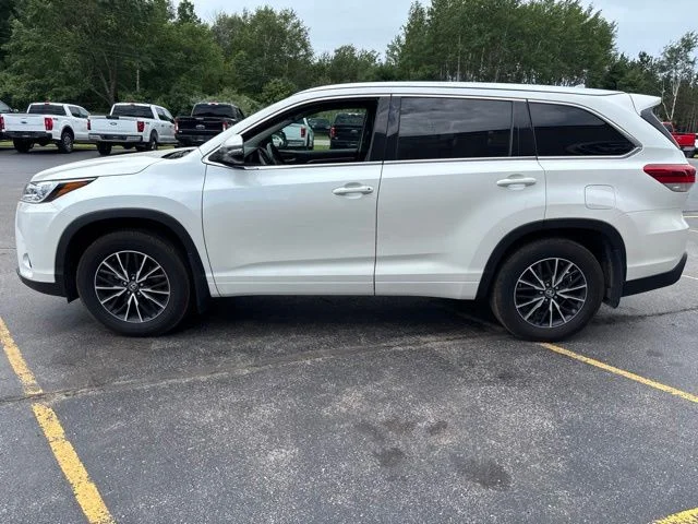 Used 2018 Blizzard Pearl Toyota Limited image 4