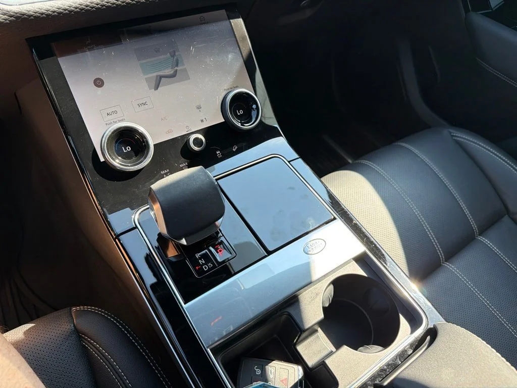 Used 2023 Blue Land Rover R-Dynamic S image 22