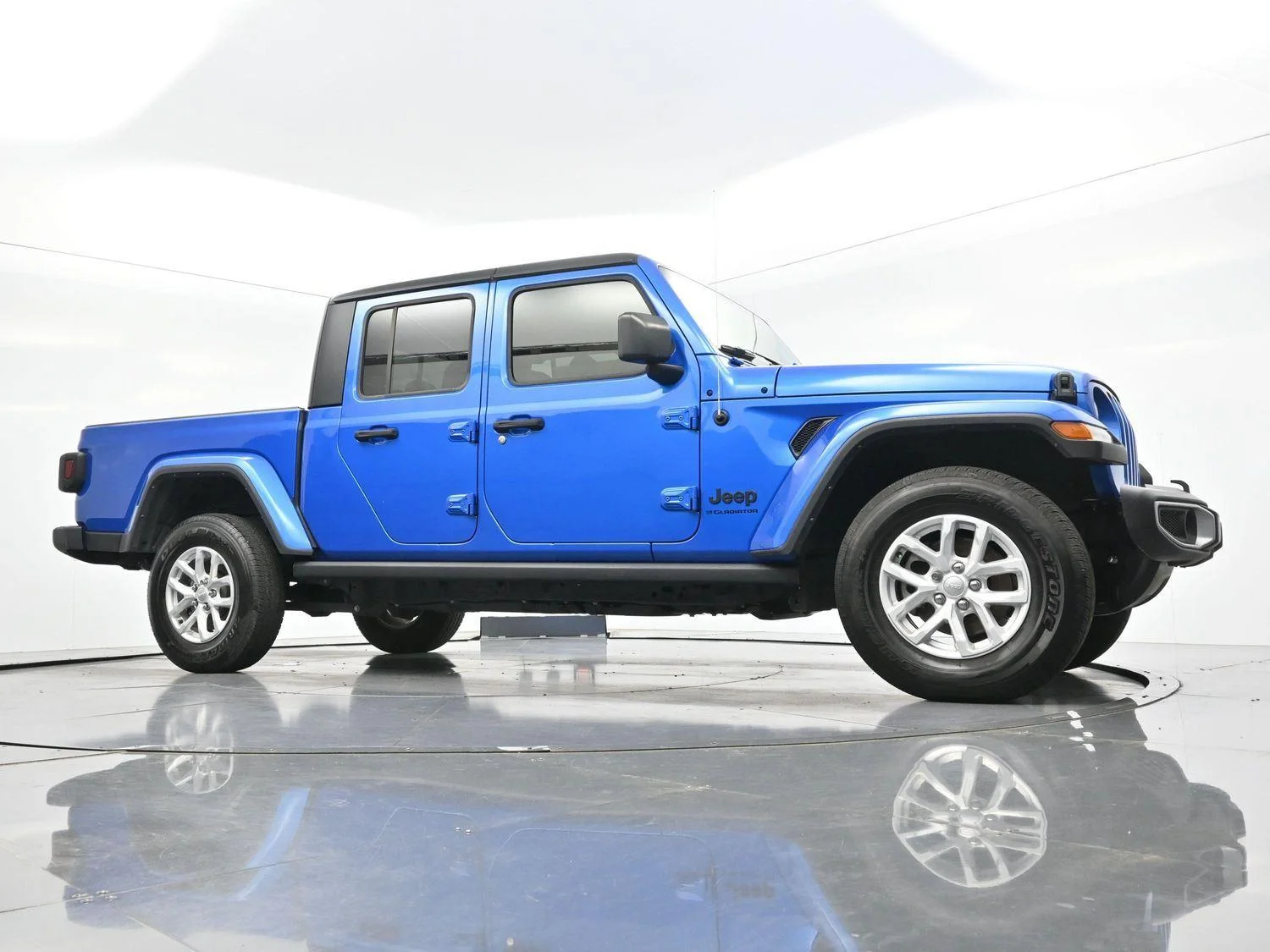 Used 2023 Hydro Blue Pearlcoat Jeep Sport S image 40