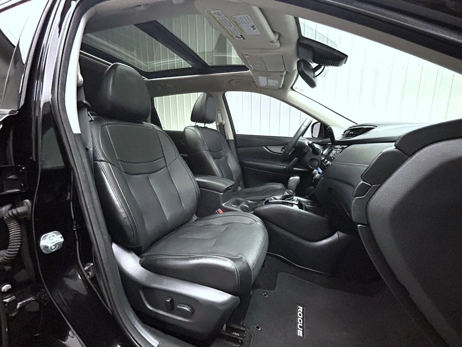 Used 2019 Black Nissan SL image 15