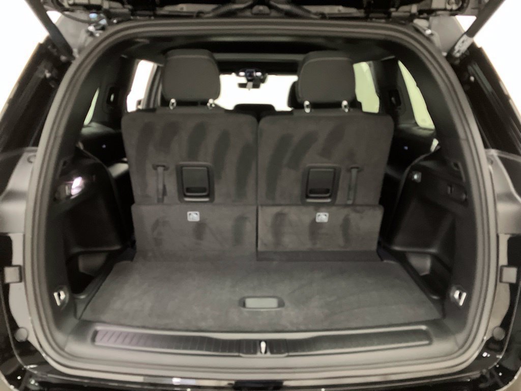 New 2026 Diamond Black Crystal Pearl-Coat Exterior Paint Jeep Laredo X image 15