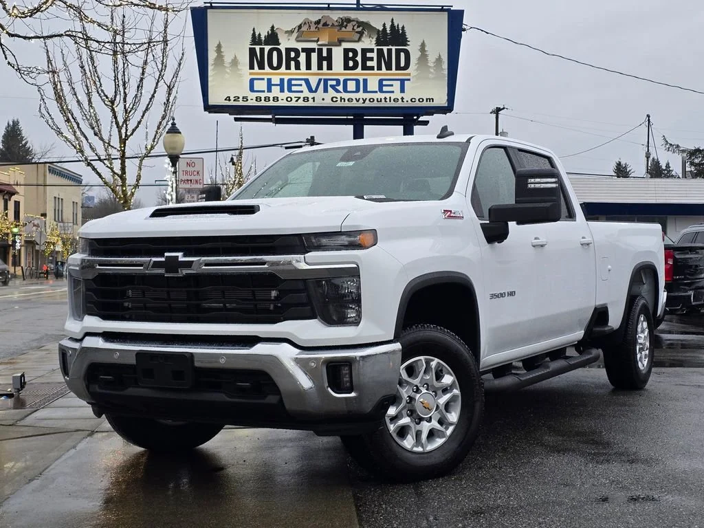 2026 Chevrolet Silverado HD LT 4WD Crew Cab Standard Box SRW's photo