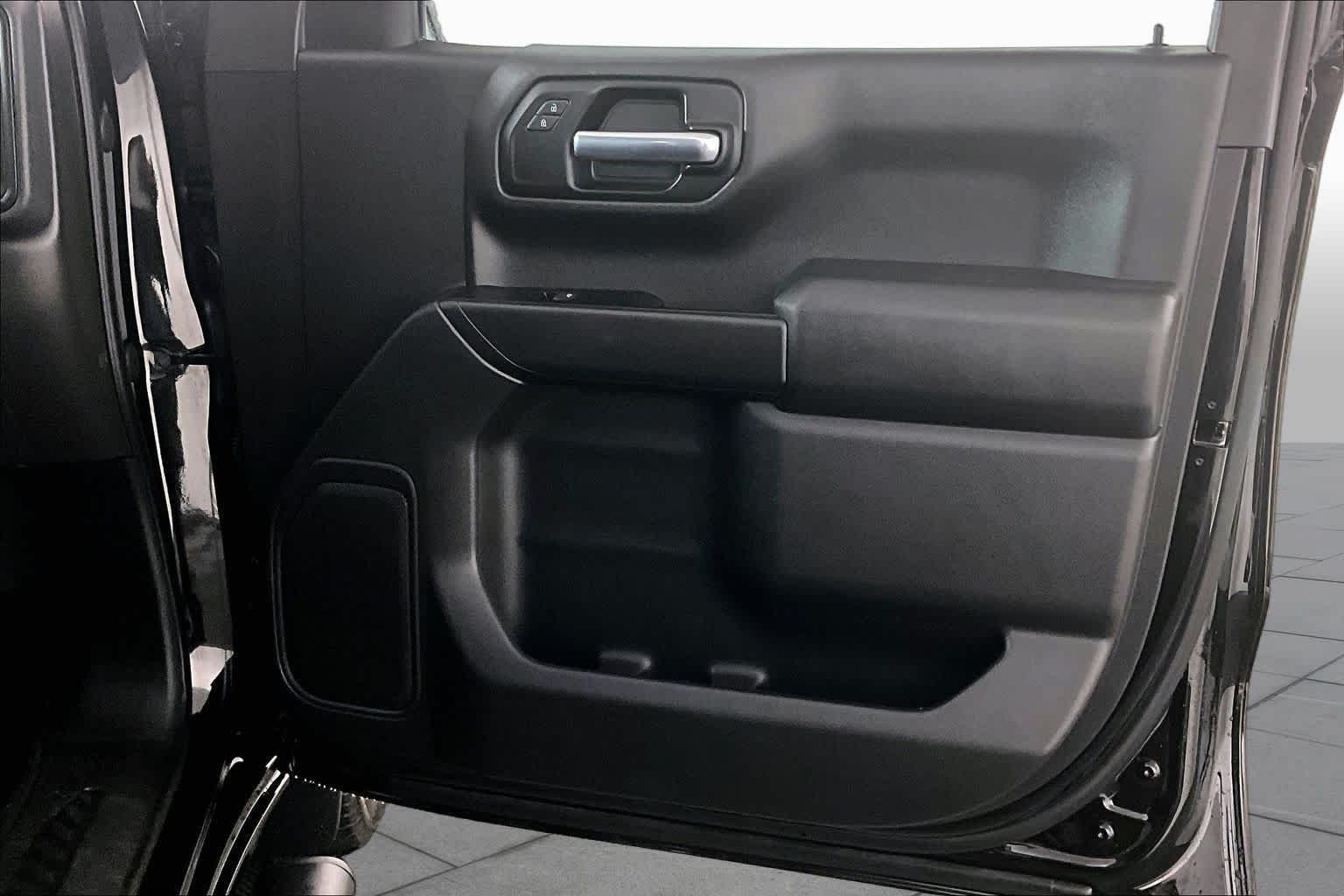 Used 2023 Black Chevrolet Custom image 22