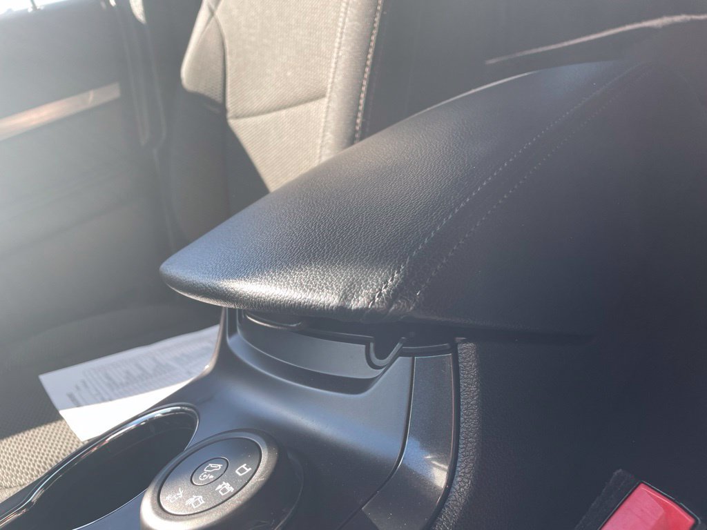 Certified Used 2019 White Platinum Clearcoat Metallic Ford XLT image 22