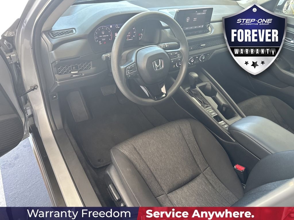 Used 2023  Honda EX image 13