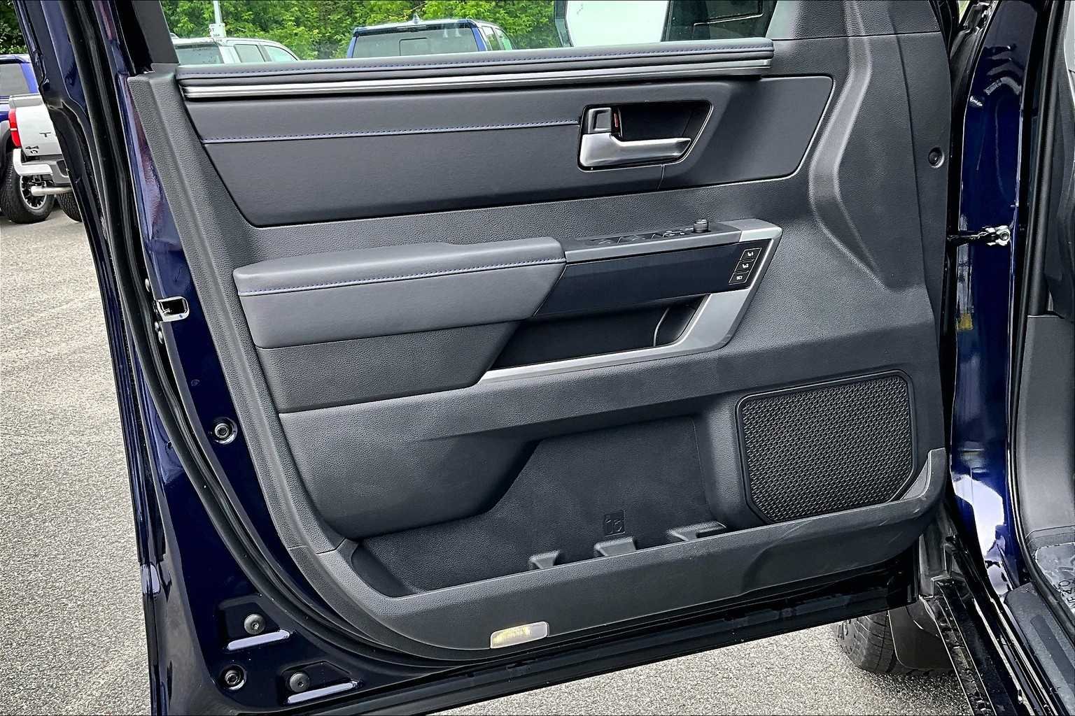 2025 Toyota Tundra Platinum - Photo 10