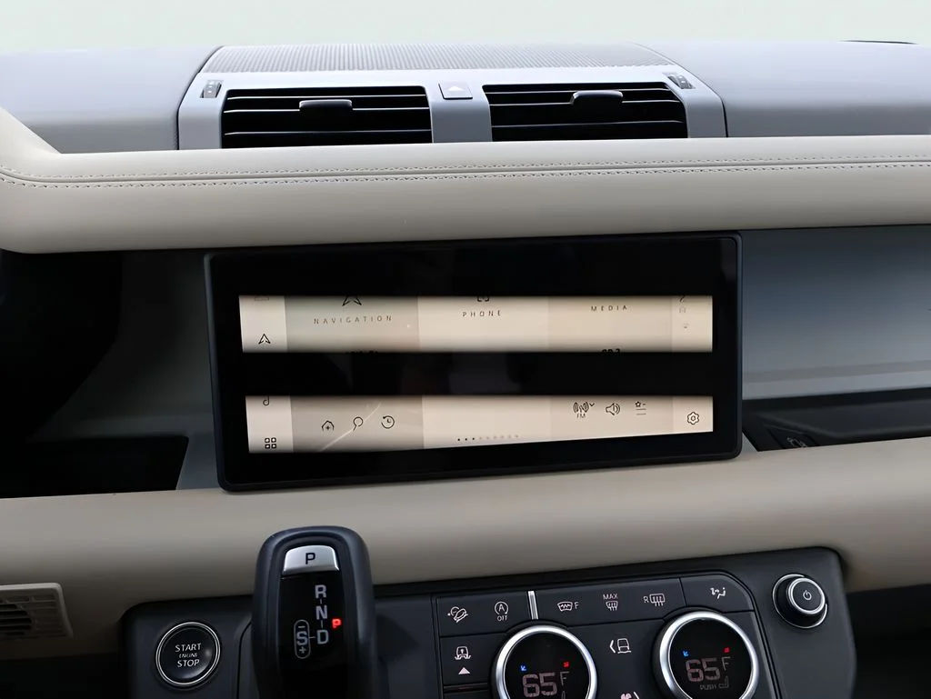 Used 2024 Fuji White Land Rover  image 21
