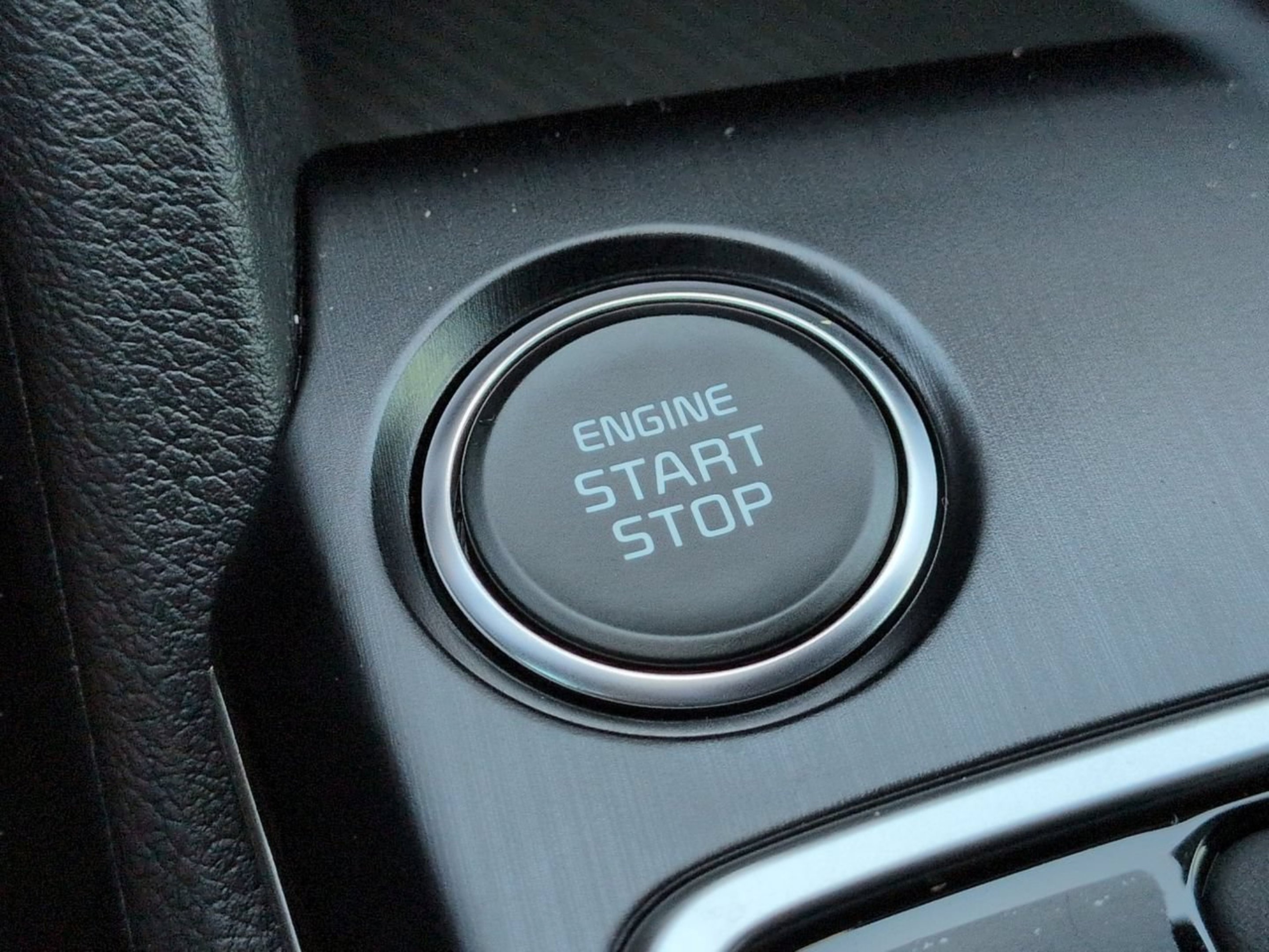New 2026 Snow White Pearl Kia LX image 26