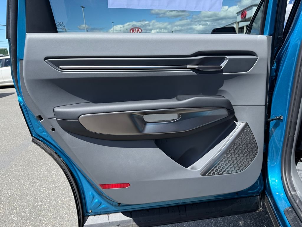 New 2026 Ocean Blue Kia Wind AWD image 26