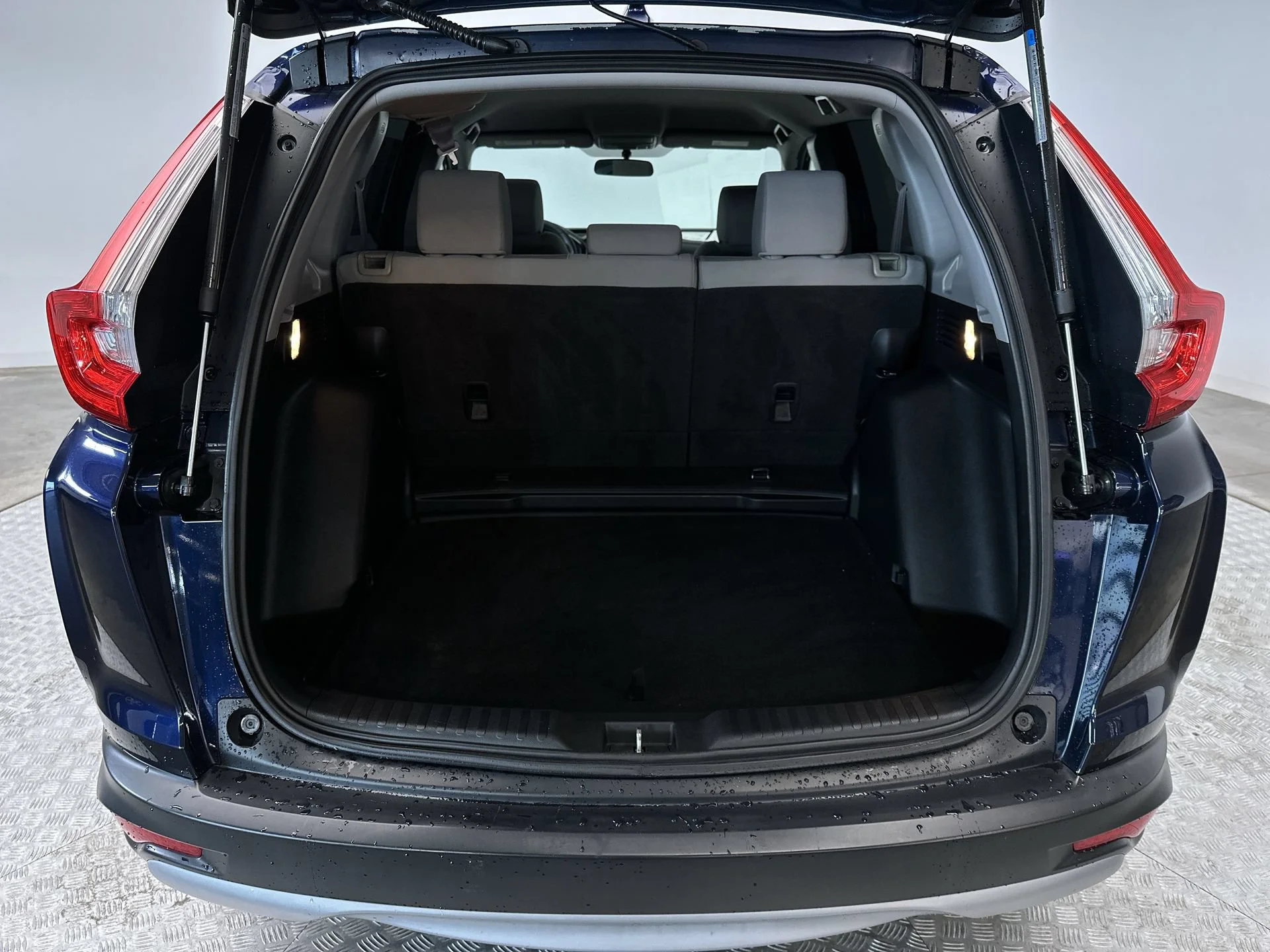 Used 2018 Obsidian Blue Pearl Honda LX image 23