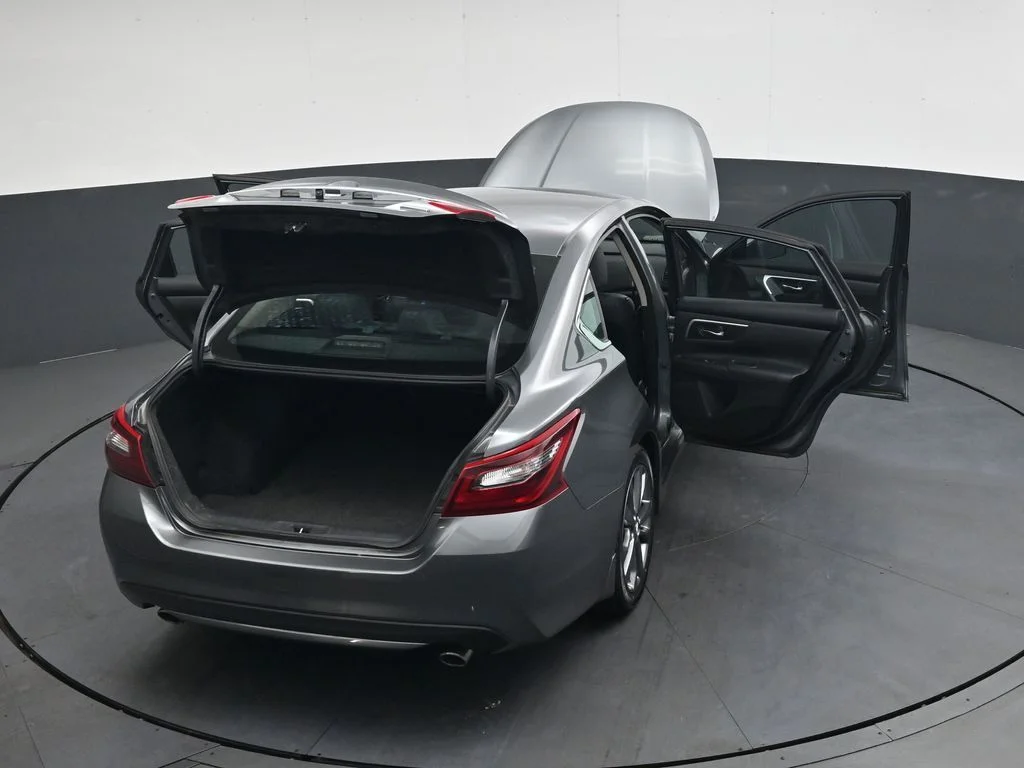 Used 2018 Gray Nissan 2.5 SR image 44