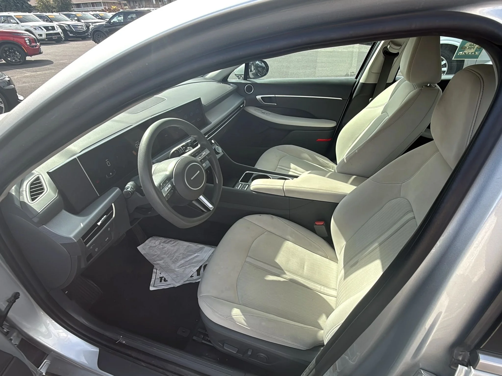 Used 2025 Aero Silver Hyundai SEL image 9