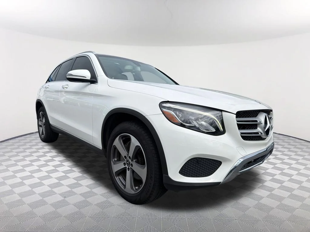 Used 2019  Mercedes-Benz GLC 300 image 3