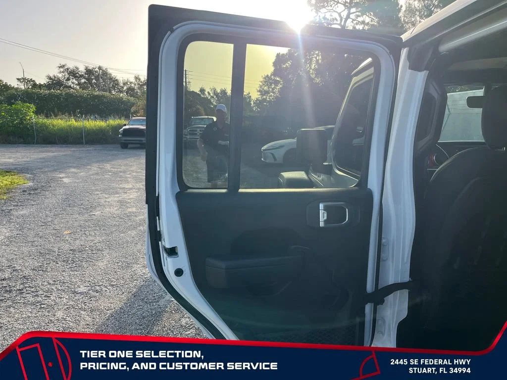 Used 2020 White Jeep Rubicon 4x4 image 25