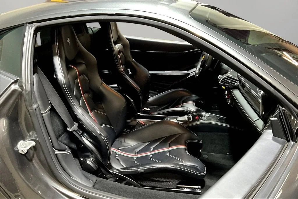 Used 2015 Grigio Silverstone Ferrari  image 23