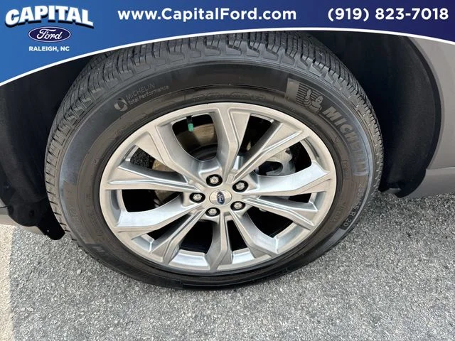 Used 2023 White Ford XLT image 13