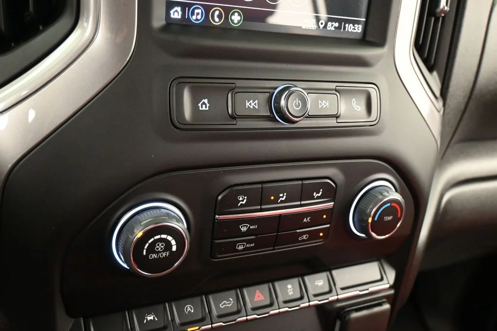 Used 2022 Black Chevrolet Custom image 21