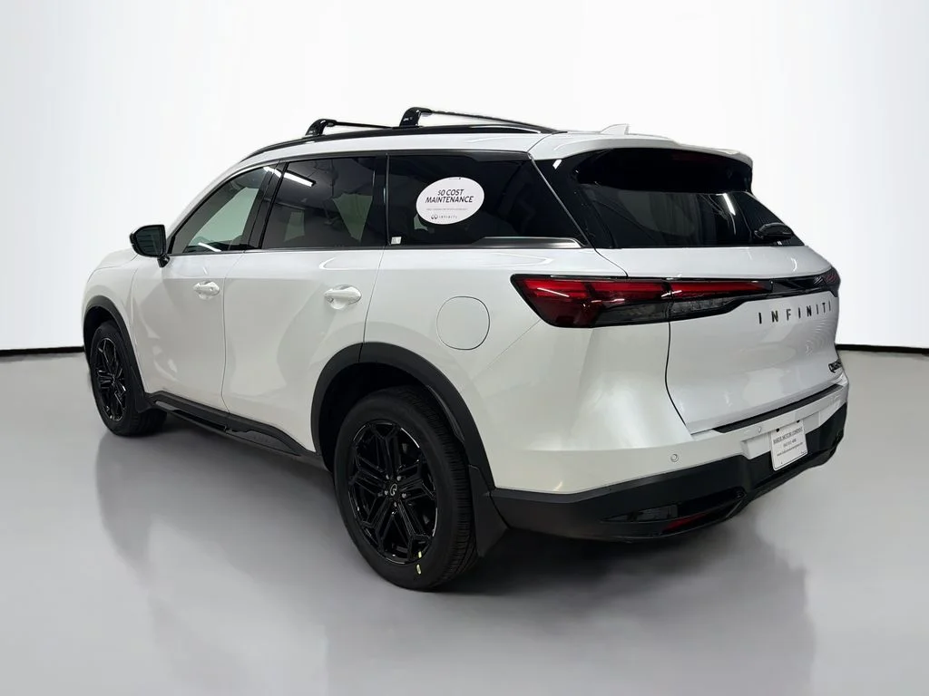 New 2027 RADIANT WHITE INFINITI SPORT image 3