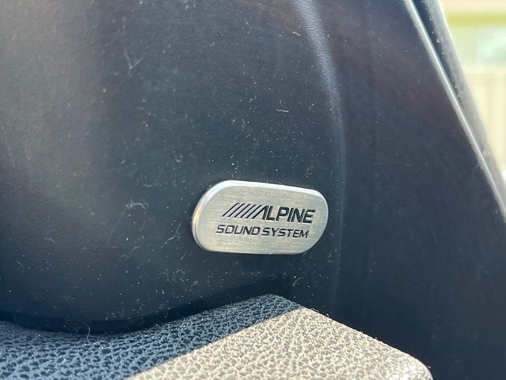 Used 2019 White Chrysler S image 21