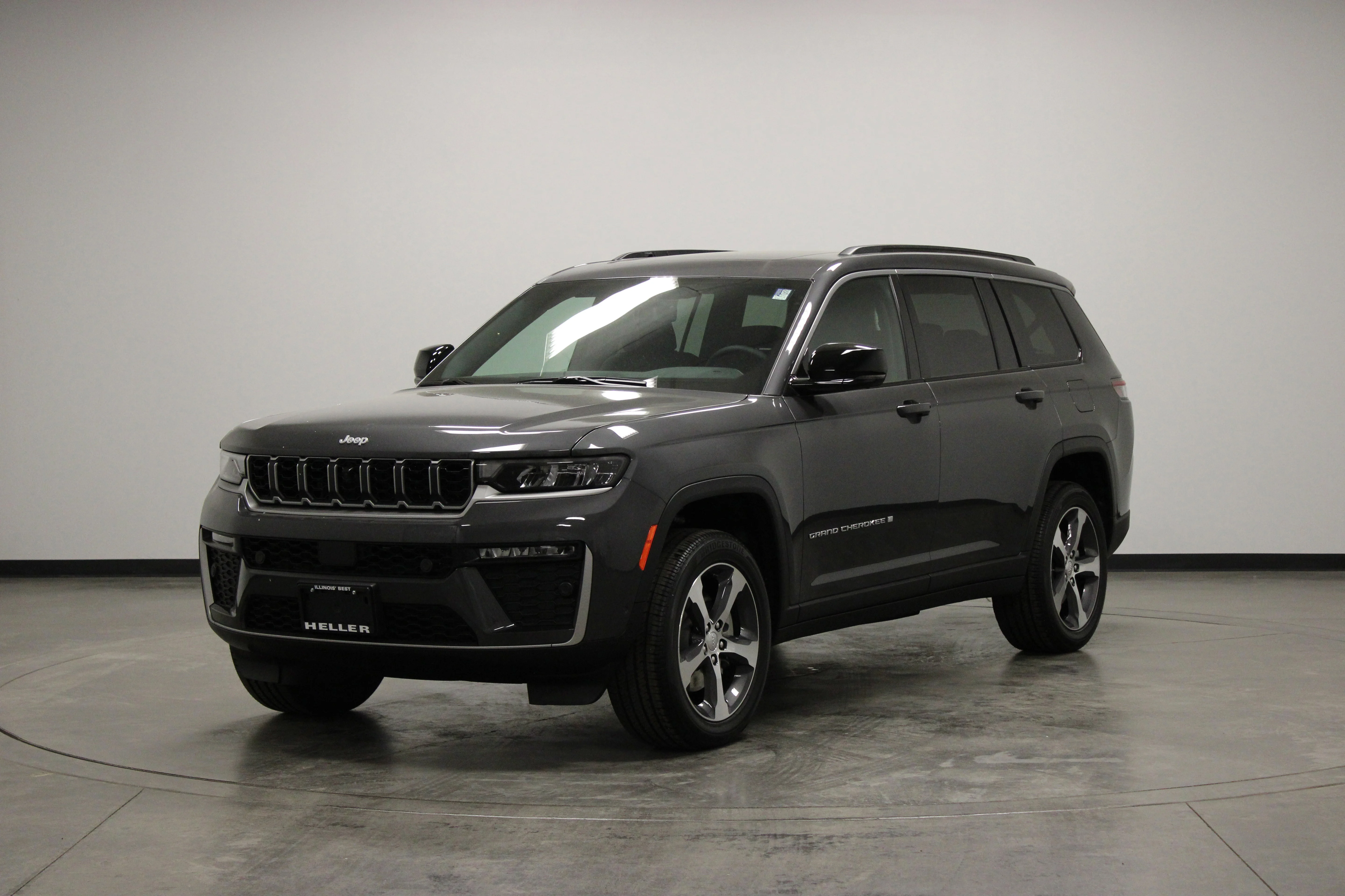 New 2026 Baltic Gray Metallic Clear-Coat Exterior Paint Jeep Limited image 4