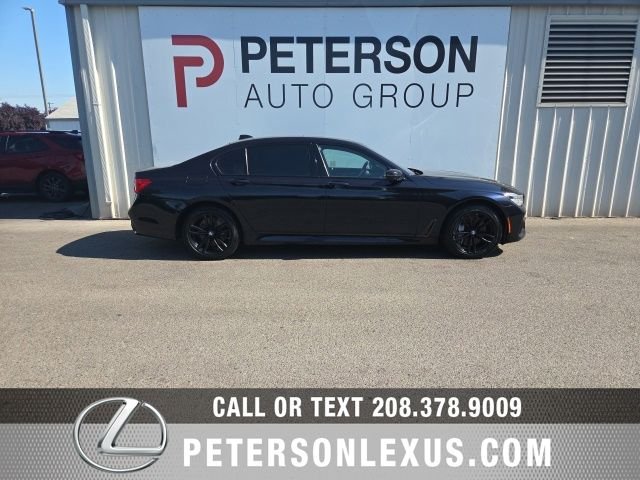 Used 2018 Black BMW 750i image 3