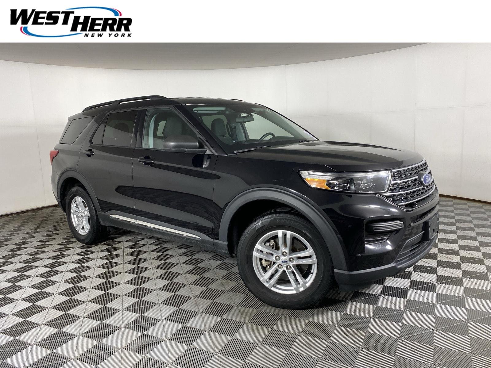 Used 2022 Agate Black Ford XLT image 1