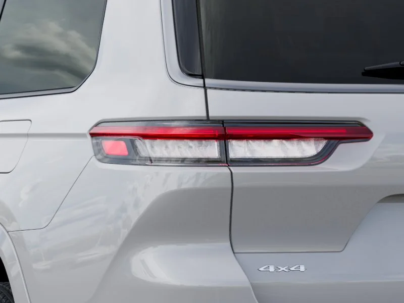 New 2026 Bright White Clear-Coat Exterior Paint Jeep Limited image 5