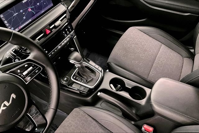 2024 Kia Seltos S - Photo 17