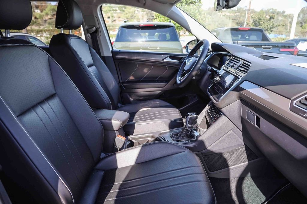 2022 Volkswagen Tiguan SE - Photo 17