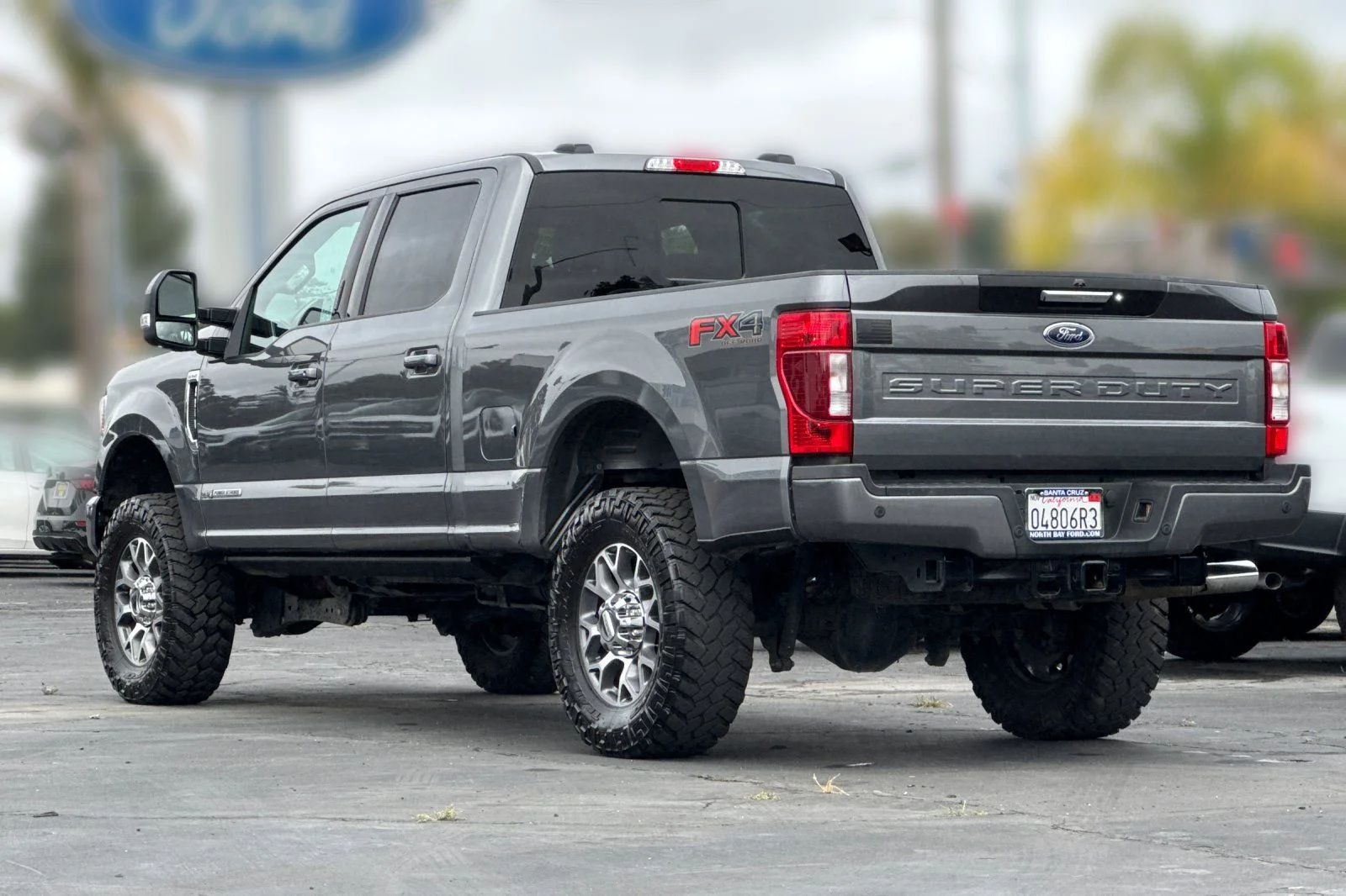 Used 2022 Gray Metallic Ford Lariat image 32