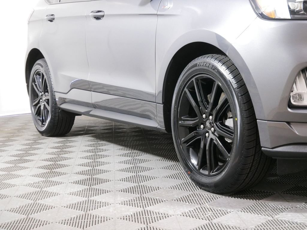 Used 2022 Gray Ford SEL image 27