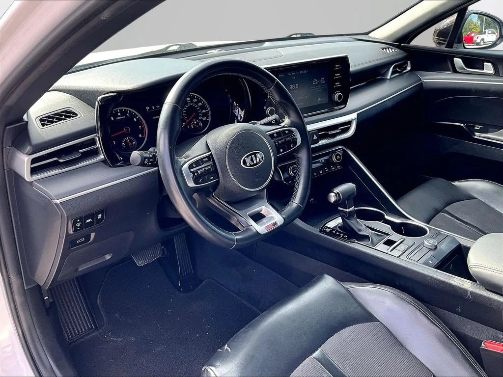 Used 2021 White Kia GT-Line image 15