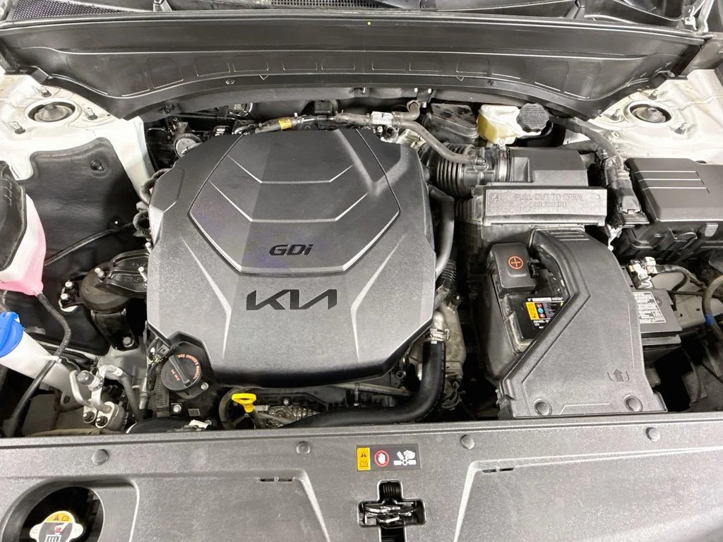 Used 2022 White Kia SX image 32