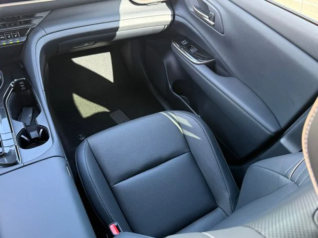 Certified Used 2025 BRONZE AGE Toyota Limited image 29