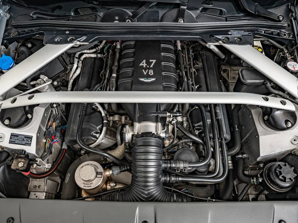Used 2015 Skyfall Silver Aston Martin  image 43