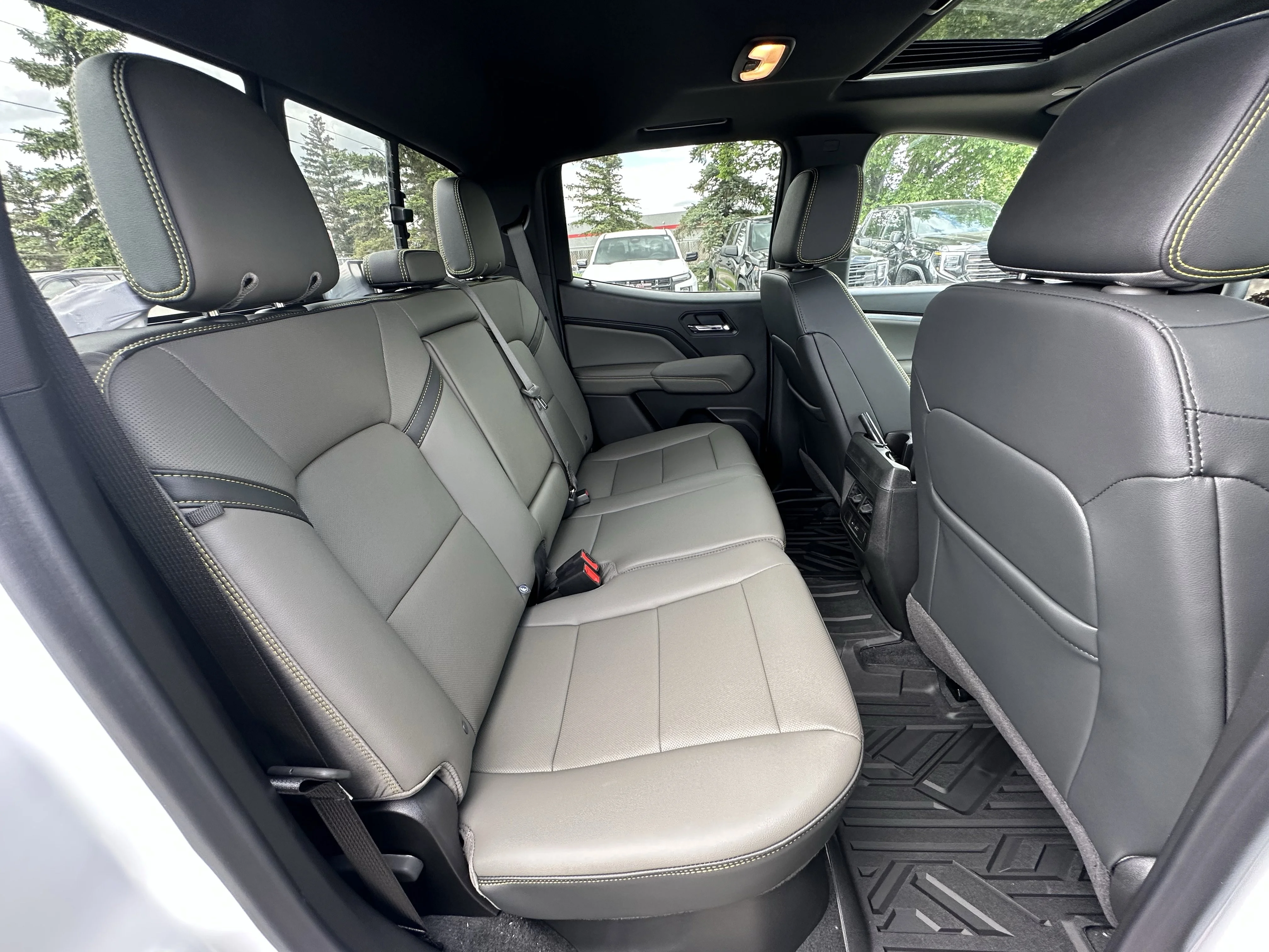 New 2026 Summit White Chevrolet 4WD ZR2 image 22