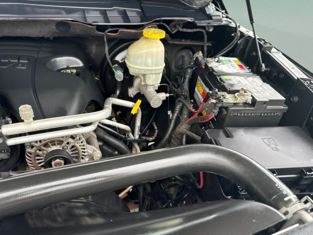 Used 2017 Brilliant Black Crystal Pearlcoat Ram Laramie image 29