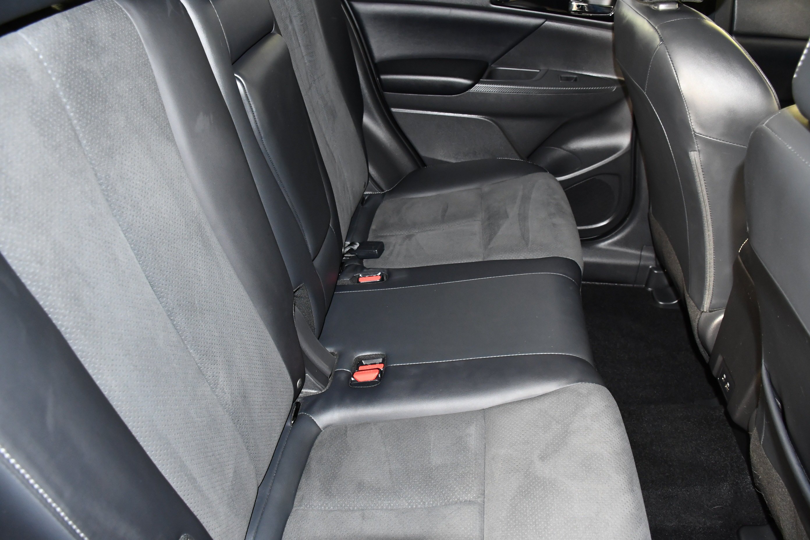 Certified Used 2024 Alloy Silver Metallic Mitsubishi SE image 42