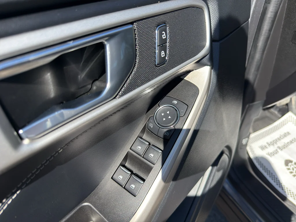 2022 Ford Explorer XLT - Photo 17