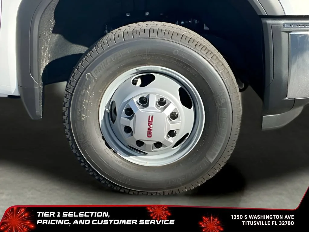 New 2026 Summit White GMC Pro image 40