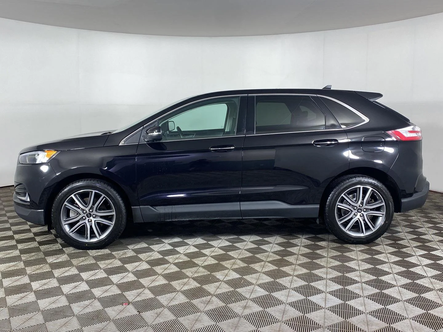 Used 2024 Agate Black Ford Titanium image 29