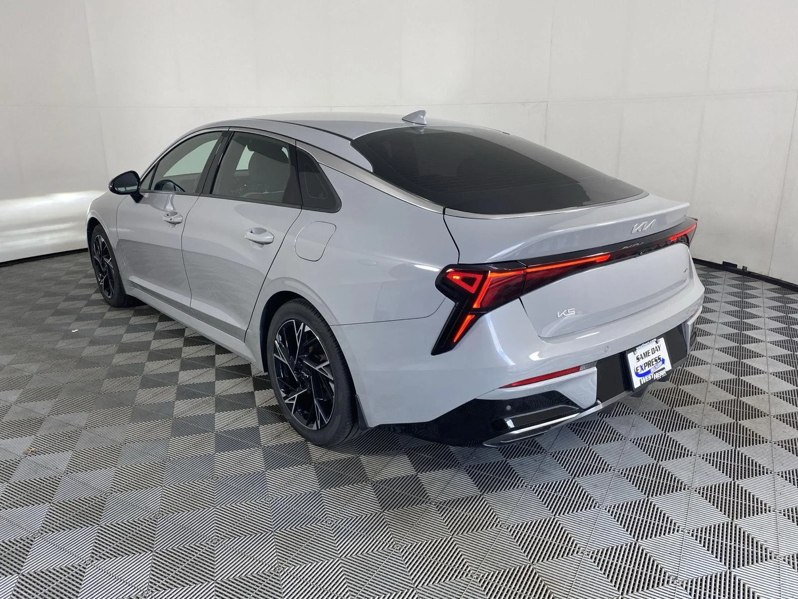 Used 2025 Wolf Gray Kia GT-Line image 5