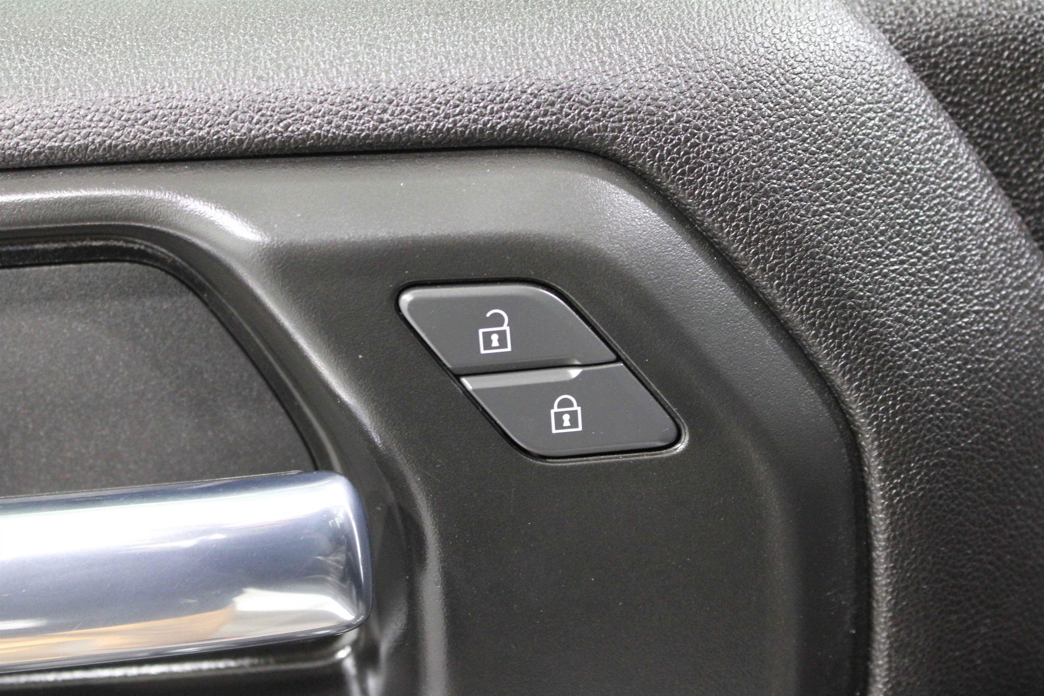 Used 2025 Summit White Chevrolet Custom image 8