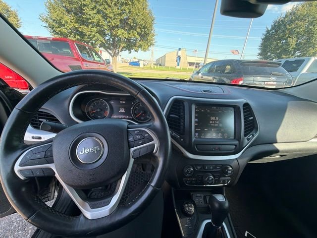 Used 2015 Black Jeep Trailhawk image 6
