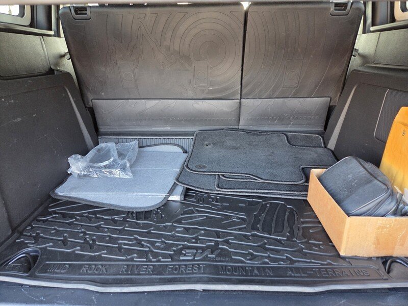 Used 2025 Gray Ford Badlands image 19