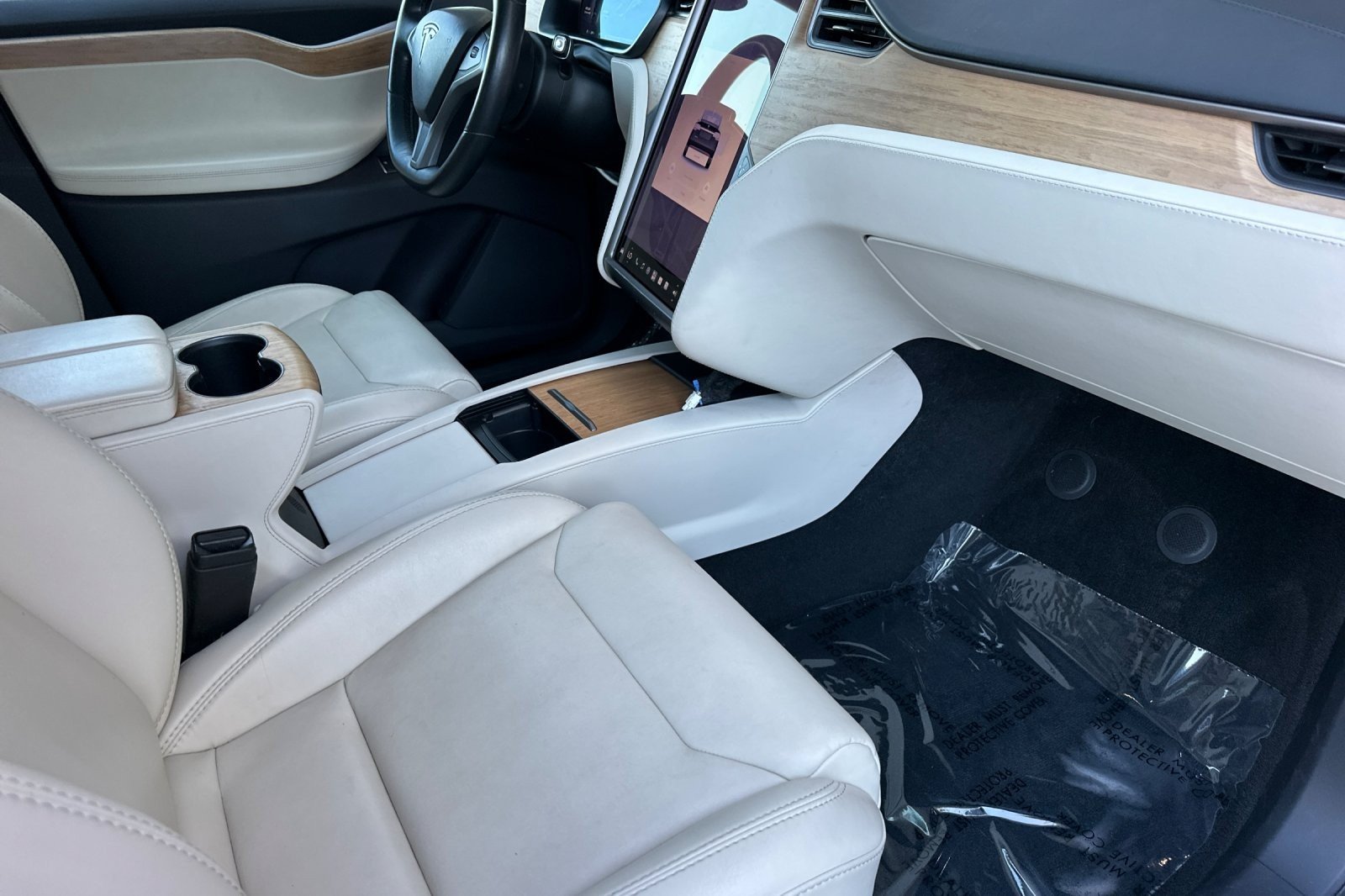Used 2019 Solid Black Tesla Performance w/ Ludicrous image 16