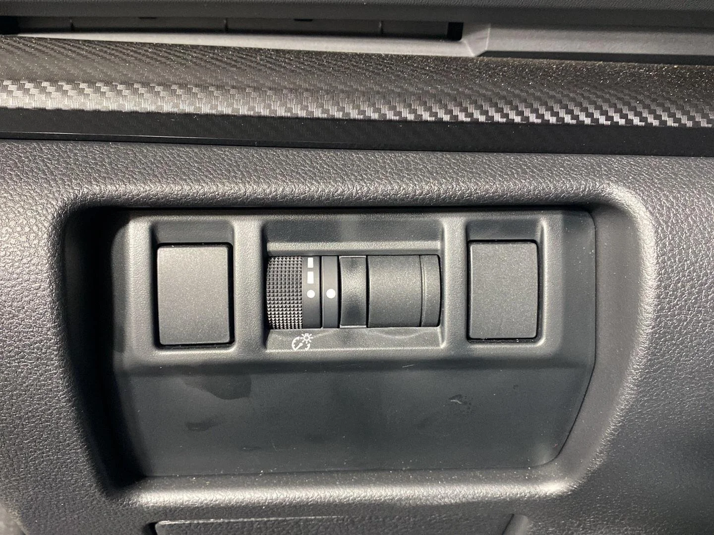 Used 2025 Sapphire Blue Pearl Subaru Premium image 27