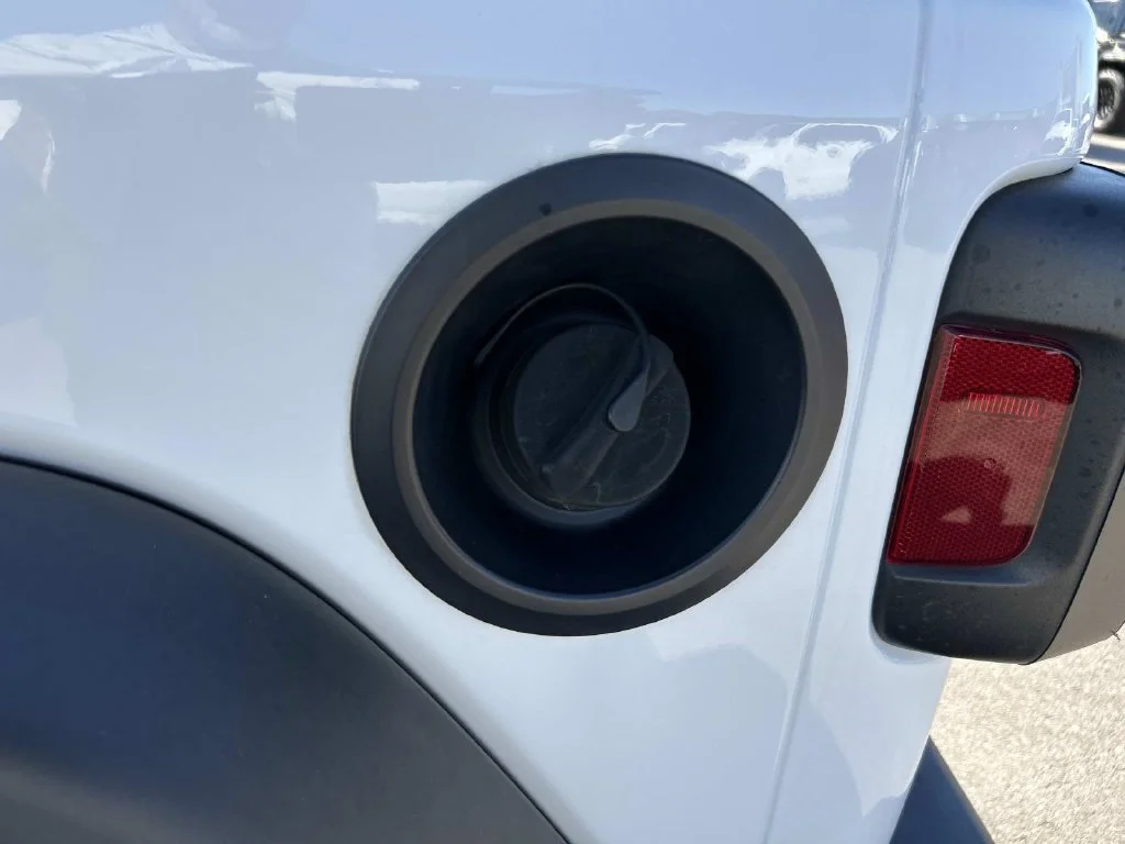 Used 2021 White Jeep Sport S image 13