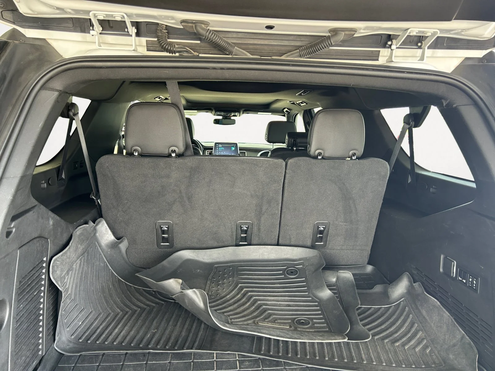 Used 2022 Summit White Chevrolet Z71 image 11