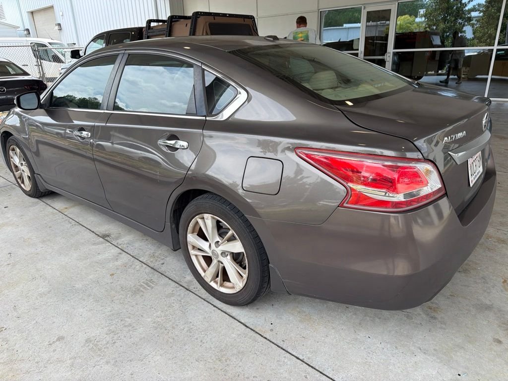 Used 2013 Brown Nissan 2.5 SL image 2